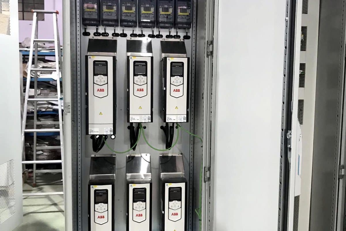 Huaxin Minfu drive control cabinet on site